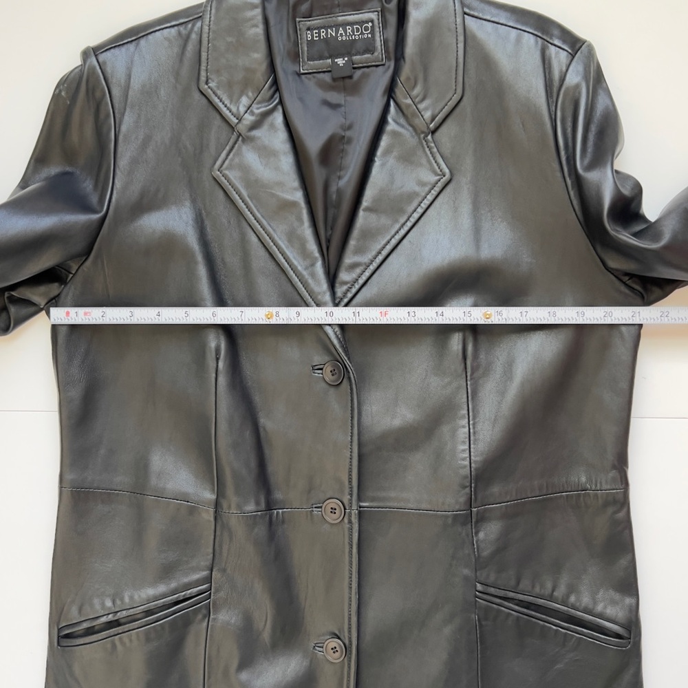 Bernardo Women's Classic Black Leather Jacket - Picture 6 of 7